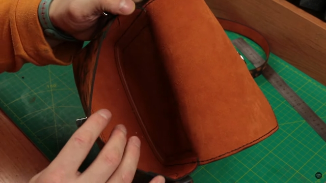 simple leather bag 002 thumbs