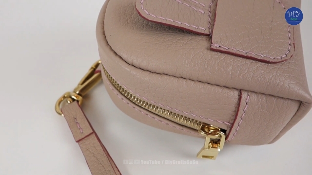 leather backpack keychain zipper 003 thumbs