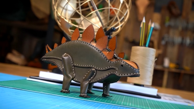 stegosaurus pencil case creative awl 002 thumbs