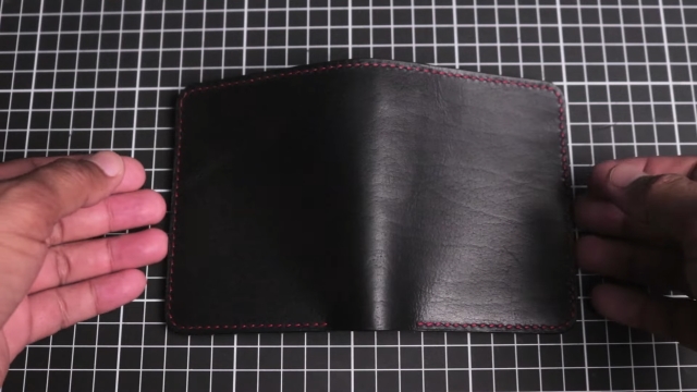 vertical bifold wallet 002 thumbs