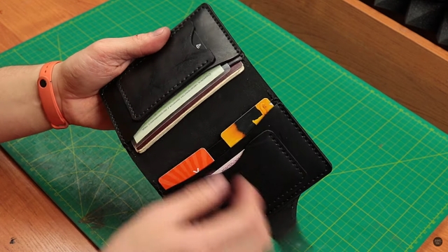 simple document wallet 002 thumbs