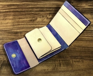 Free trifold wallet pattern by Maju T works