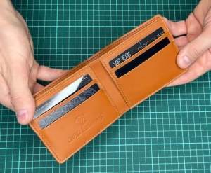 Free pattern Bi-fold wallet by Wild Leather Craft