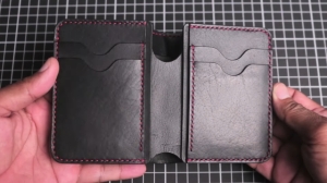 Free vertical bifold wallet template by ARF handmade