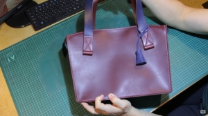 Free pattern Women's bag made of leather in two colors by Serzh Nikitin