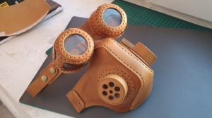 Free pattern leather goggle mask for halloween