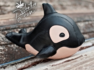 Free pattern of a leather Orca toy from Leatherhubpatterns