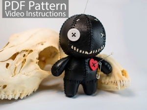 Free Voodoo Doll Pattern by Paintyeedesigns