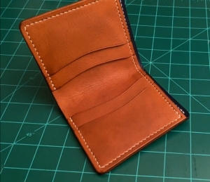 Free Bifold Wallet Pattern with Cross Pockets by Makesupply Leather