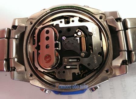 Replacing batteries in watches Casio AMW 707 007