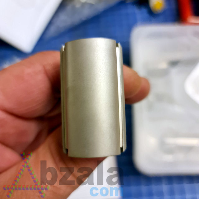 determining the authenticity of feather blades 018 thumbs