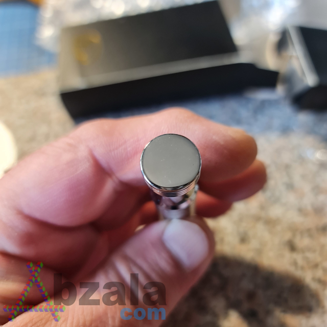 safety razor 012 thumbs