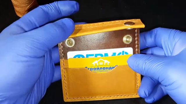flat-wallet-with-coin-box