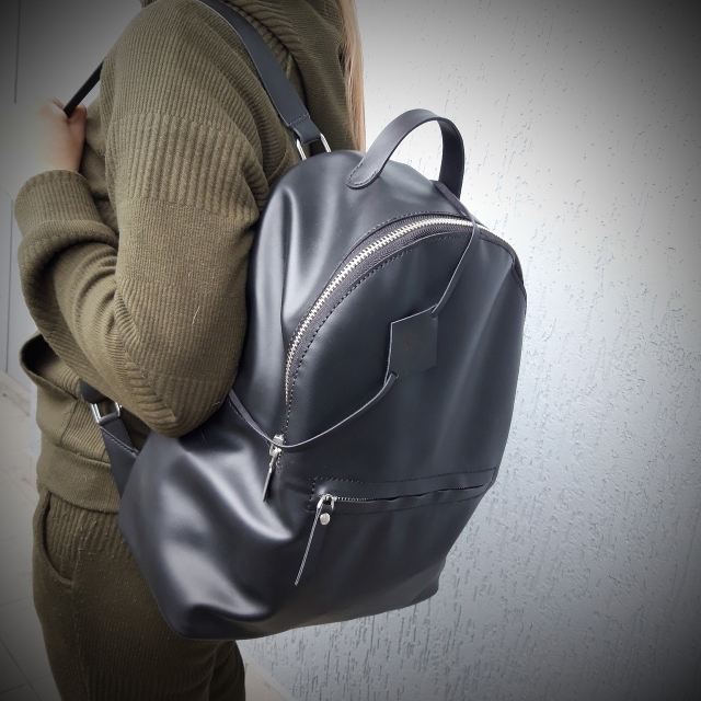 backpack-with-a-zipper-sorum-001-thumbs