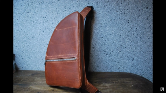 leather sling bag andrew karpov 004 thumbs