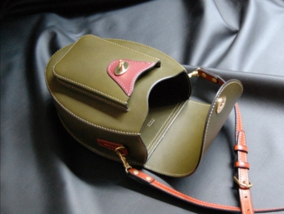 small leather womens handbag backpack transformer on the shoulder 006