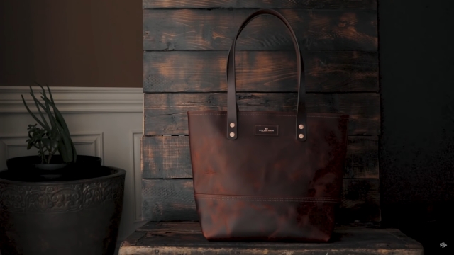 leather-tote-bag-little-king-goods-001-thumbs