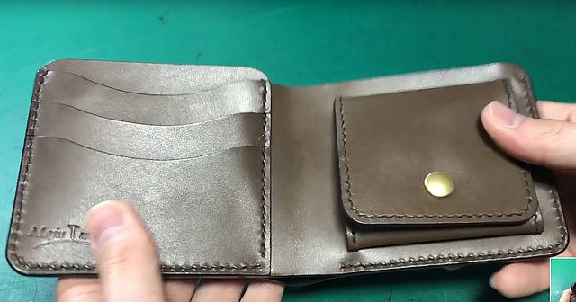 bifold wallet thumbs