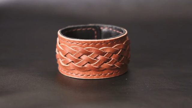 viking-style-leather-bracelet-001-thumbs