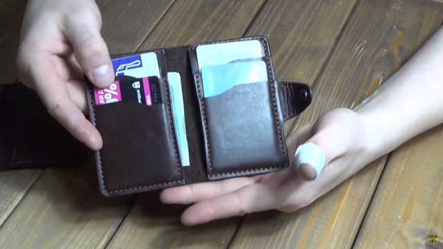 leather-card-wallet-from-snegovikart-001-thumbs