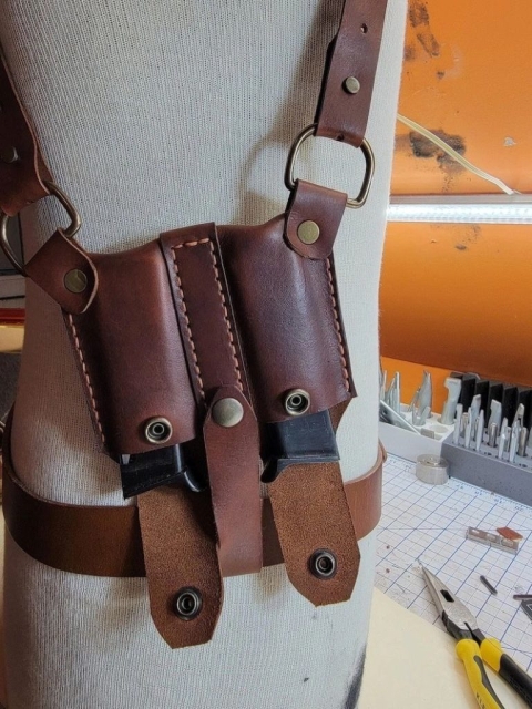 tactical leather holster from thomas wayne leather 002 thumbs