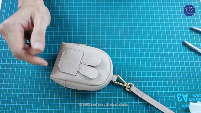 leather backpack keychain zipper 005 thumbs