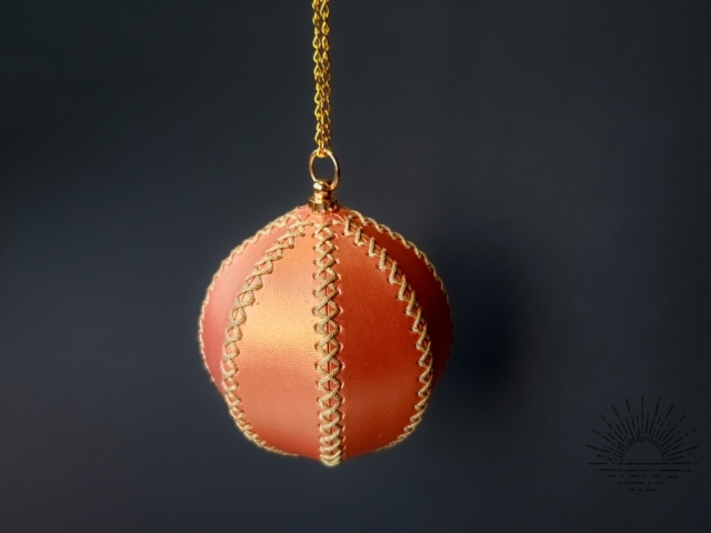 christmas balls from leathercraft pattern 009 thumbs