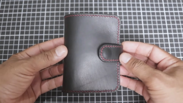 bifold-wallet-with-coin-box-001-thumbs