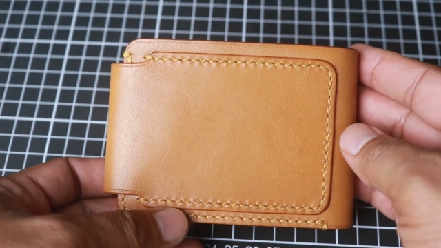 minimalist bifold wallet 002 thumbs