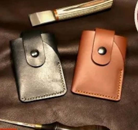 cardholder-with-button-strap-thumbs