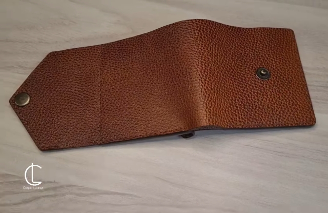 bifold with valve from caspia leather 008 thumbs