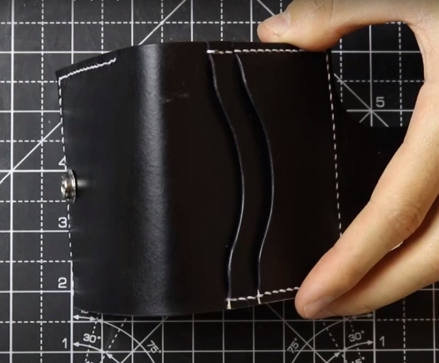 free-bifold-wallet-pattern-from-contribution-002-thumbs