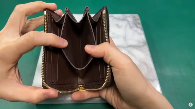 bifold zipper wallet 008 thumbs