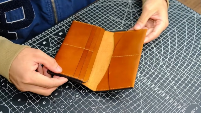 long-wallet-mars-planet-leather-craft-001-thumbs