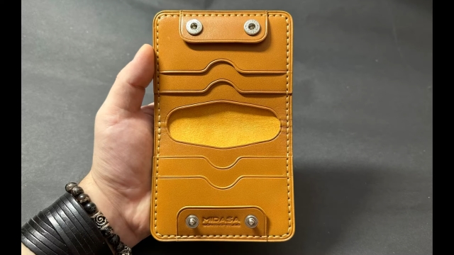 compact unusual wallet by midasa workshop 005 thumbs