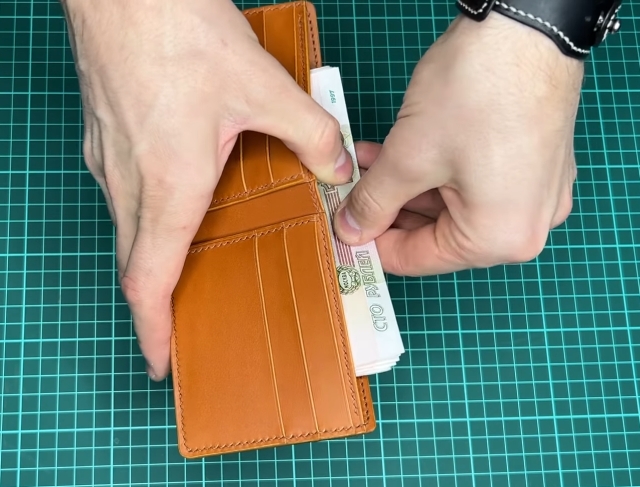 bi-fold-wallet-by-wildleathercraft-001-thumbs