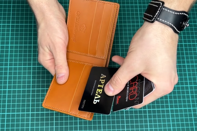 bi fold wallet by wildleathercraft 002 thumbs