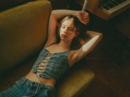 beautiful-students-260924-260924-002
