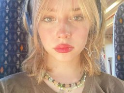 beautiful-students-260924-260924-003