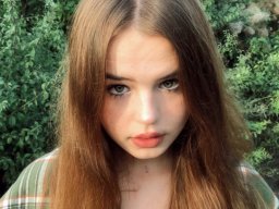 beautiful-students-260924-260924-003