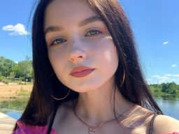 beautiful-students-260924-260924-003