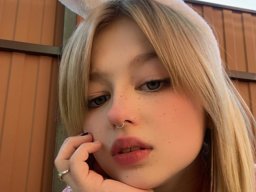 beautiful-students-260924-260924-004