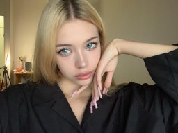 beautiful-students-260924-260924-006