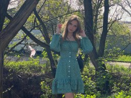 beautiful-students-260924-260924-010