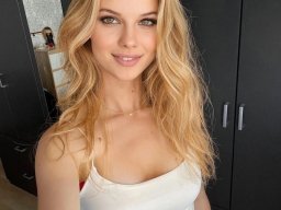 beautiful-students-260924-260924-011