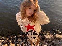 beautiful-students-260924-260924-011