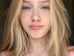 beautiful-students-260924-260924-012