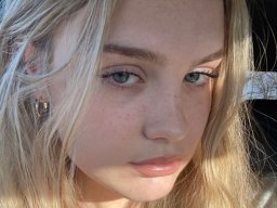 beautiful-students-260924-260924-012