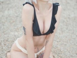 beautiful-students-260924-260924-012