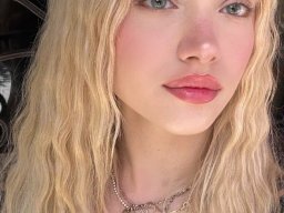 beautiful-students-260924-260924-012